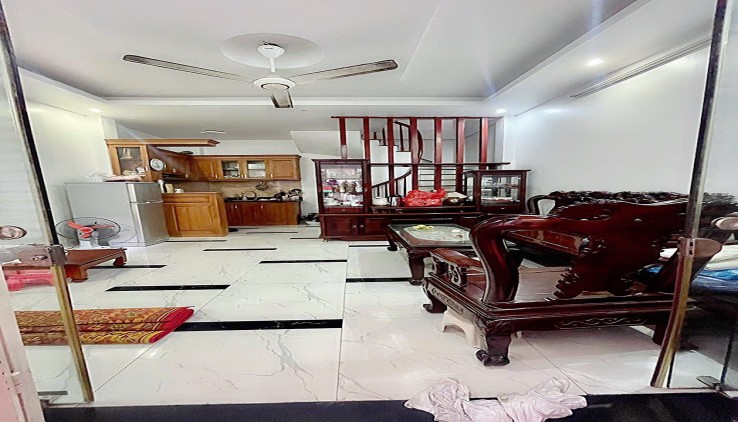 Cho thuê nhà ngõ 117 Thái Hà ở hộ gia đình kết hợp kinh doanh online, 45m, 4 tầng, MT 4m,18 Triệu